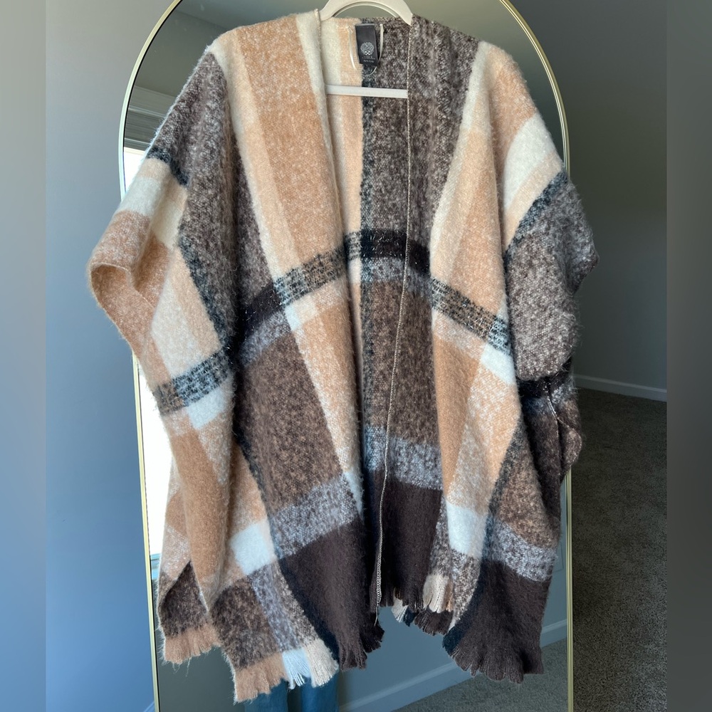 Vince Camuto Plaid Shawl Poncho Wrap Tan Cream Brown